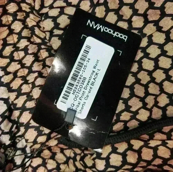 Boohoo MAN Tribal Print Drawstring Waist Shorts - Picture 4 of 4